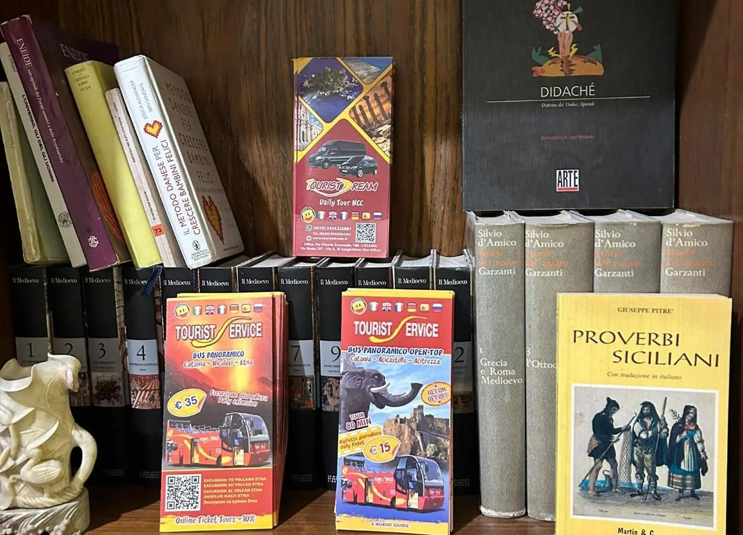 Bed and Breakfast Bed And Books Katania Nocleg ze śniadaniem
