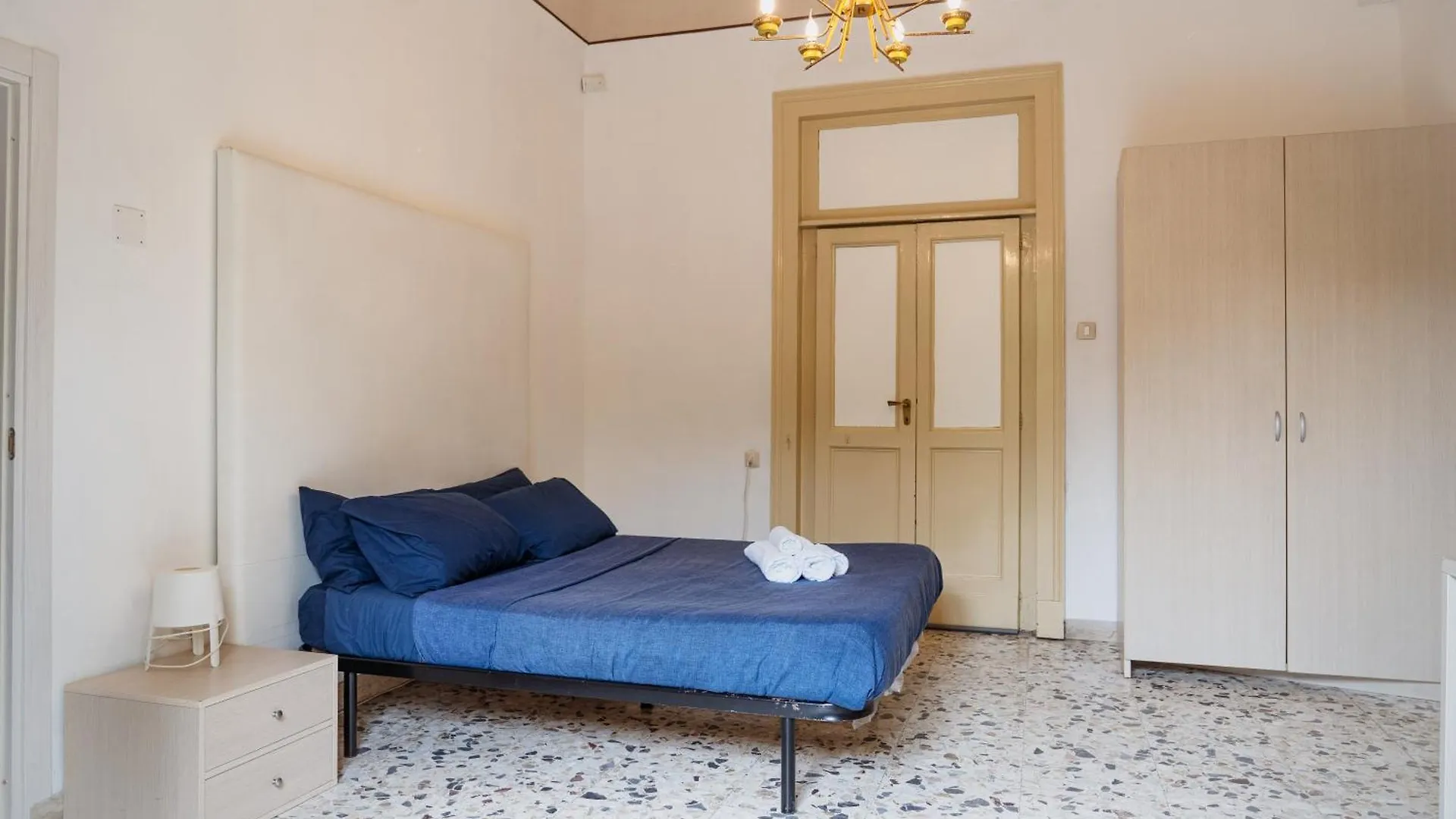 Bed and Breakfast Bed And Books Katania Nocleg ze śniadaniem