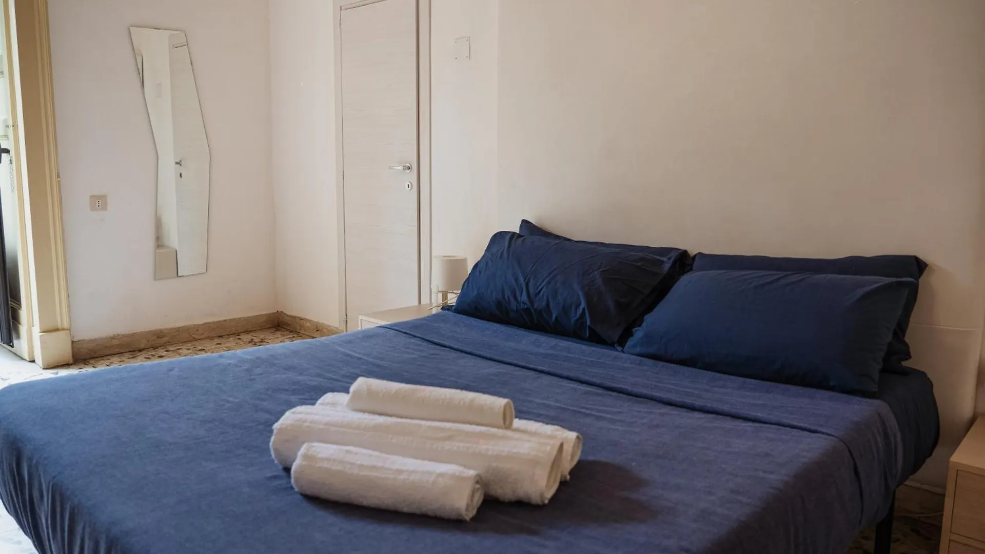 Nocleg ze śniadaniem Bed and Breakfast Bed And Books Katania
