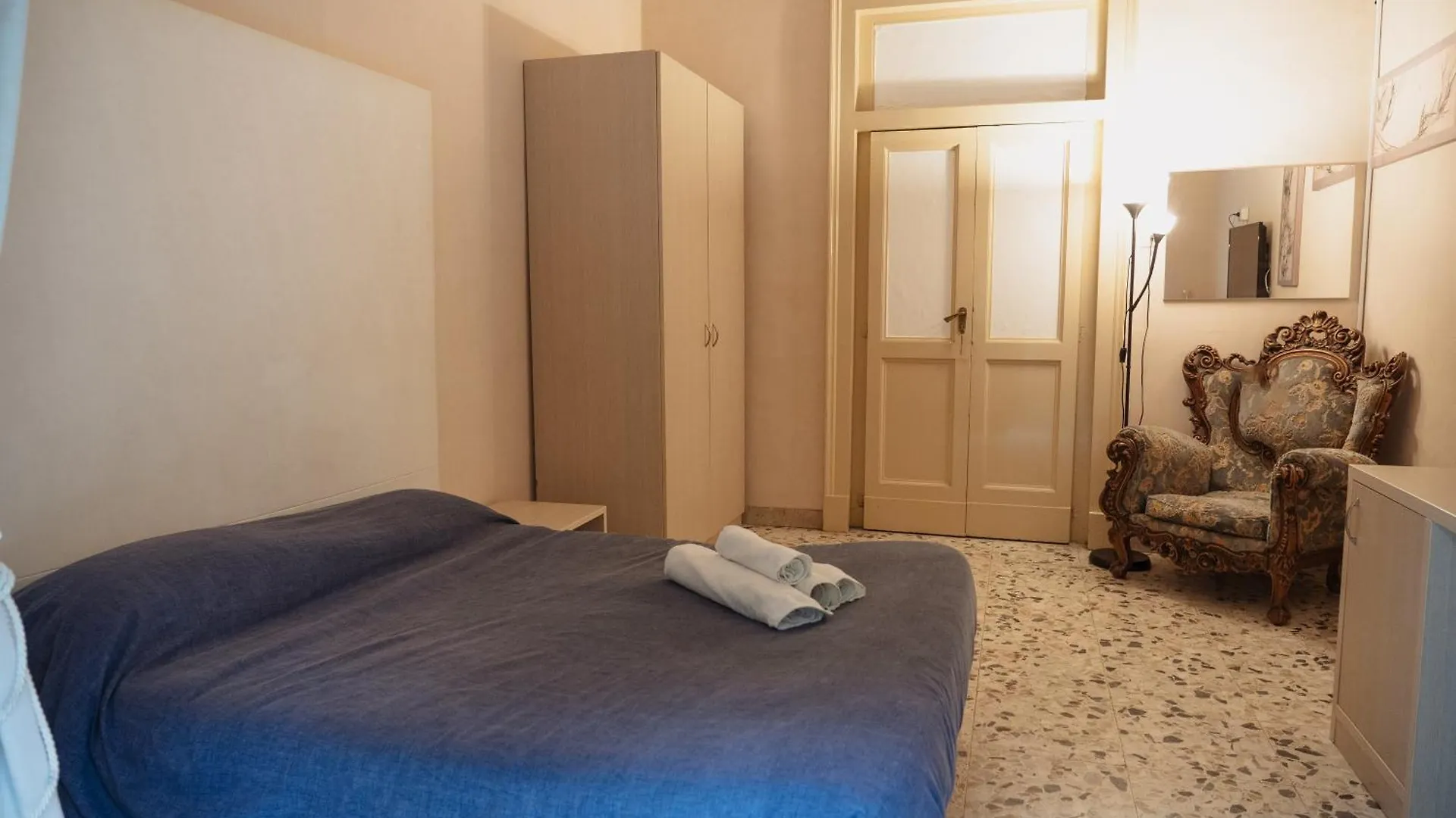 Bed and Breakfast Bed And Books à Catane Couette-café